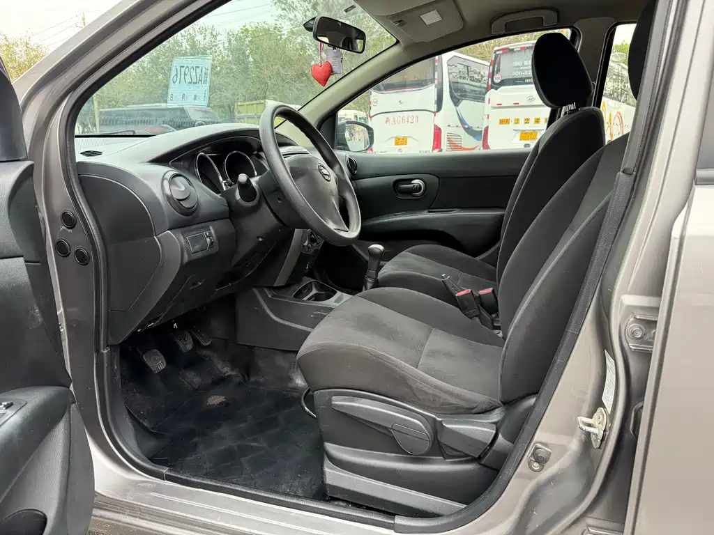 Nissan Livina — миниатюра 11