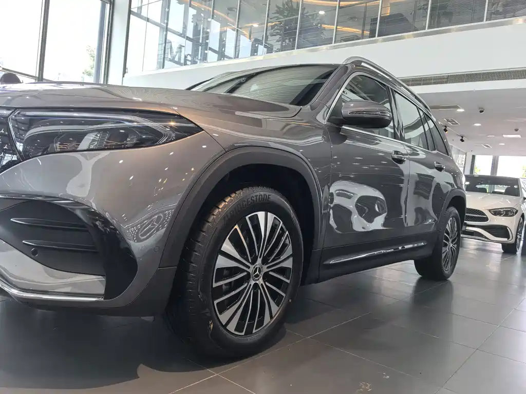 Mercedes-Benz EQB - фото 5
