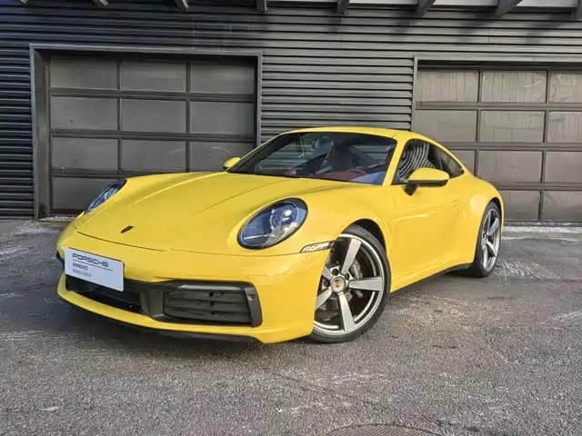 PORSCHE 911