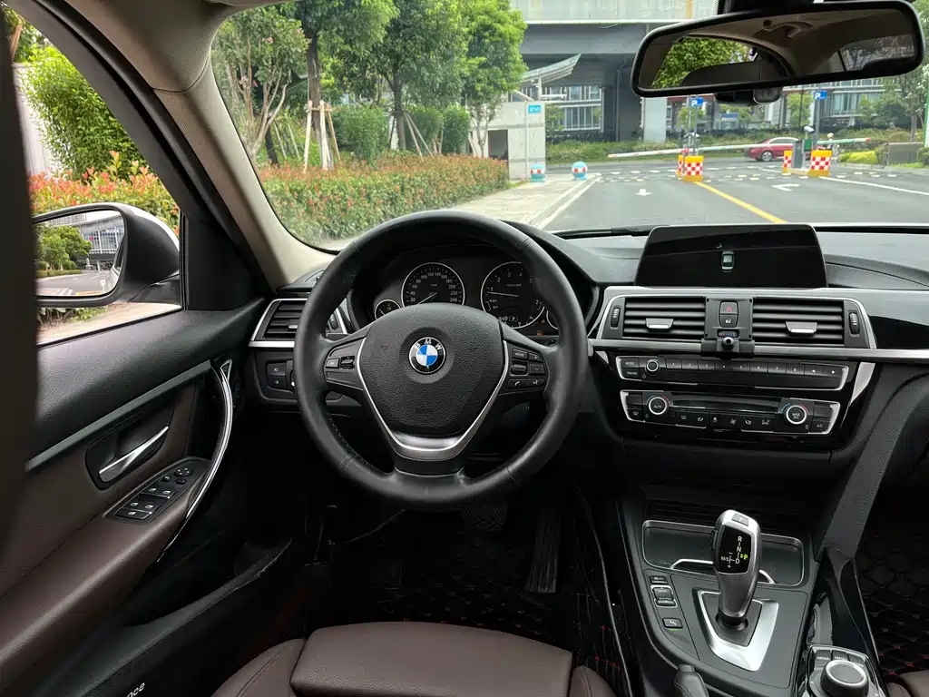 BMW 3 Series — миниатюра 17