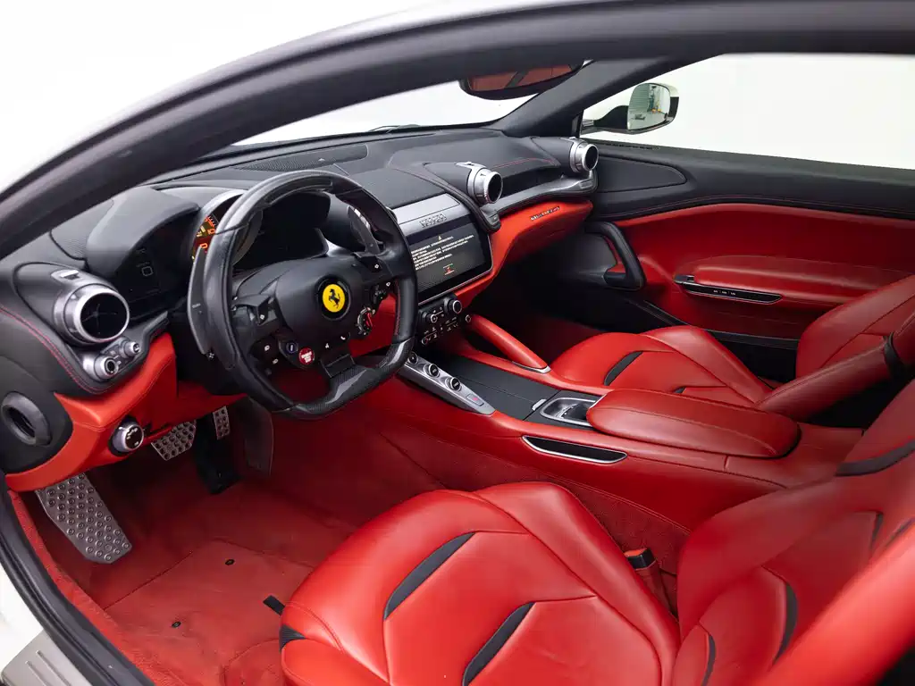 Ferrari GTC4Lusso 2017 3.9T V8