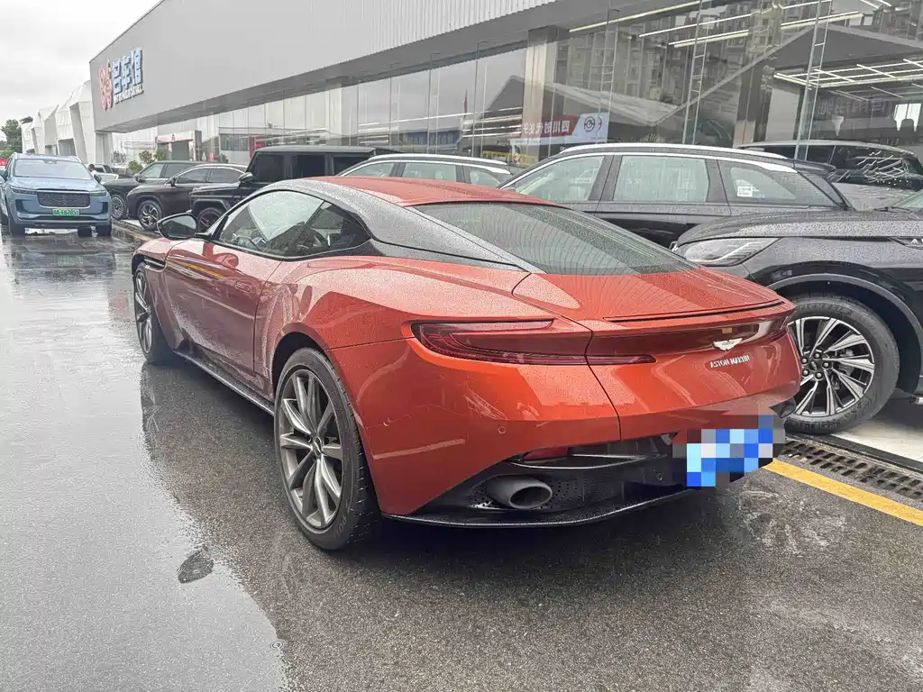 Aston Martin DB11 — миниатюра 4