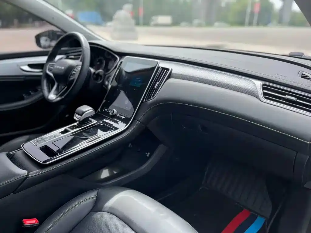 Roewe i6 MAX New Energy — миниатюра 11