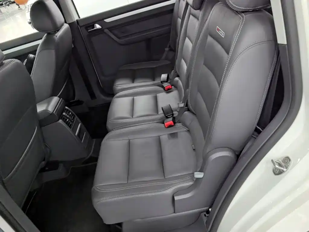 Volkswagen Touran — миниатюра 17