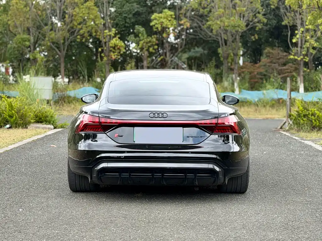 Audi e-tron GT — миниатюра 5