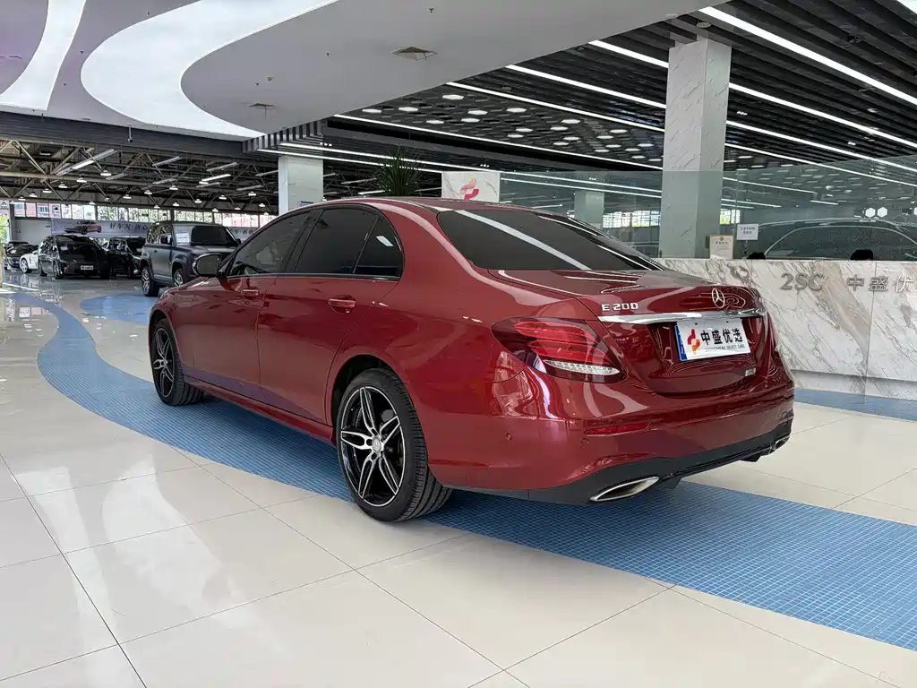 Mercedes-Benz E-Class — миниатюра 18