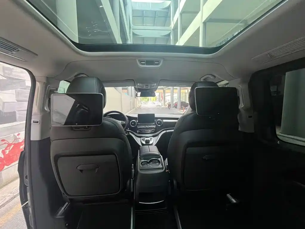 Mercedes-Benz V-Class — миниатюра 14