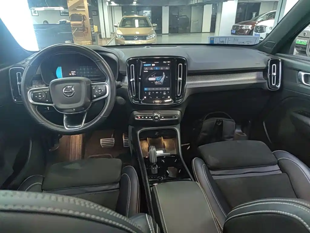 Volvo XC40 NEV — миниатюра 10