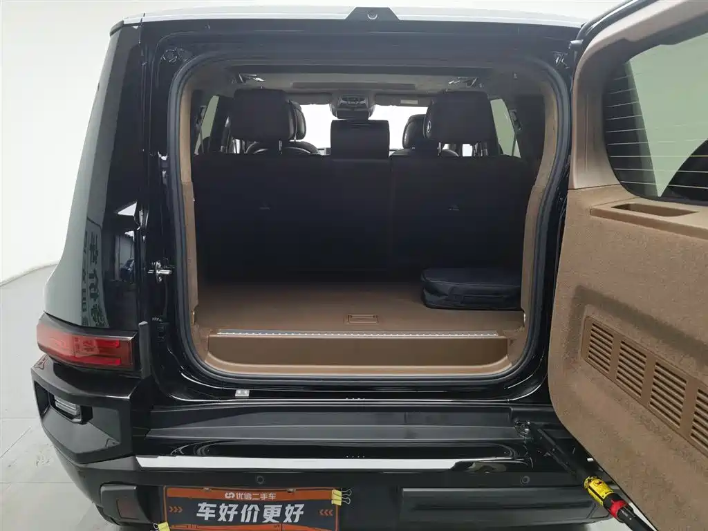 TANK TANK 700 NEW ENERGY