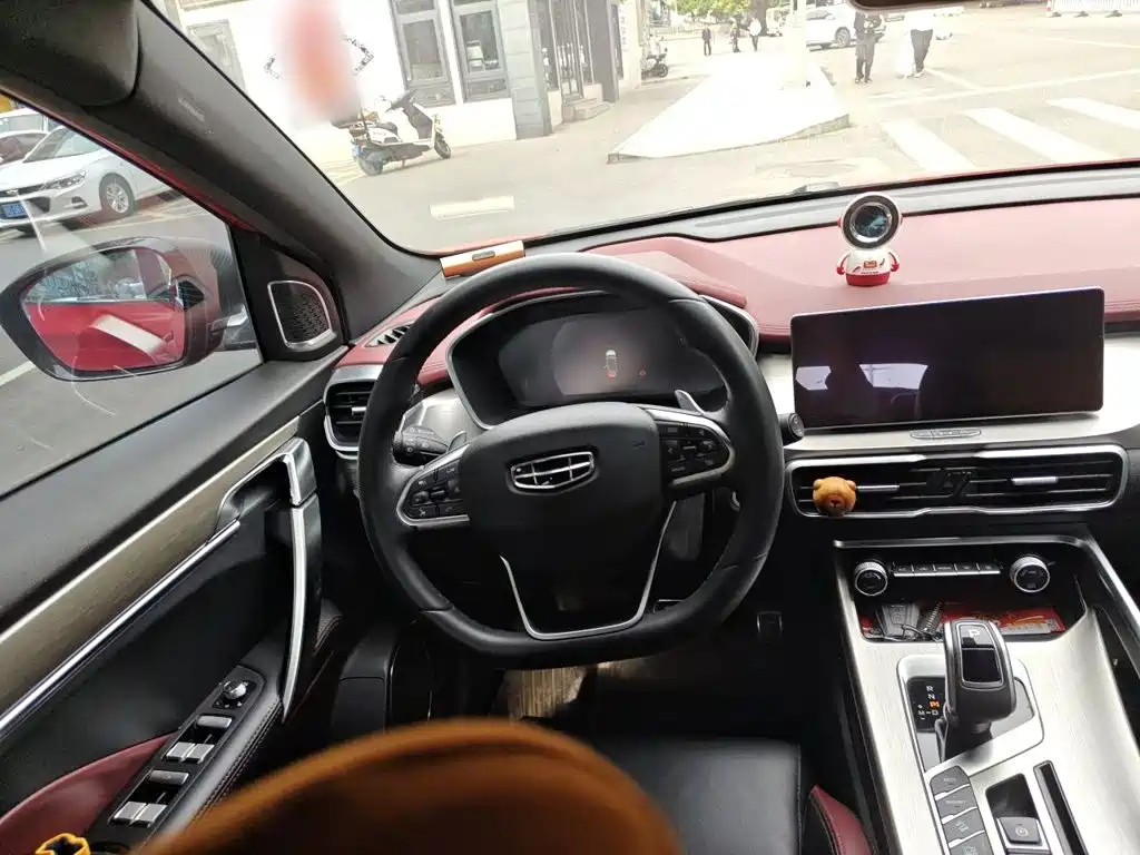 Geely Binyue — миниатюра 6
