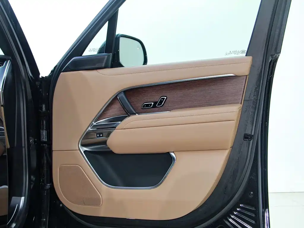 Land Rover Range Rover — миниатюра 13