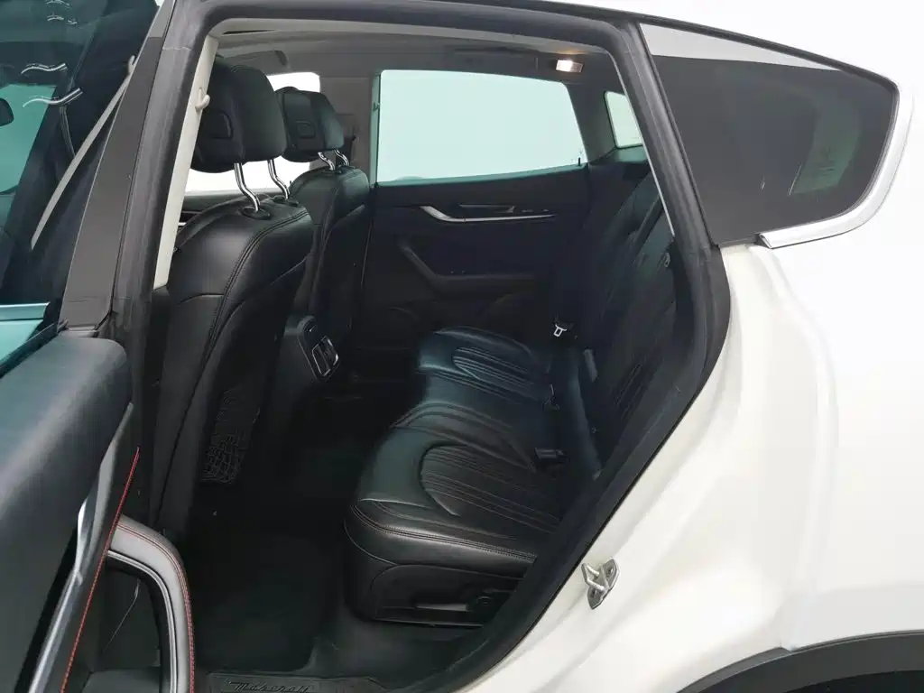 Maserati Levante — миниатюра 12