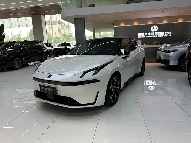 2025 Lynk & Co 07