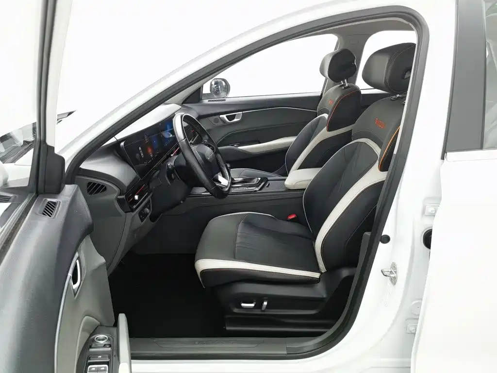 Baojun RC-6 — миниатюра 10