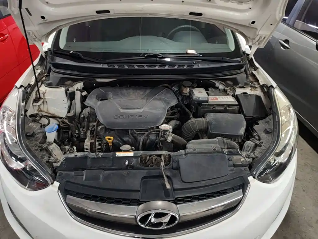 Hyundai Elantra Langdong — миниатюра 25
