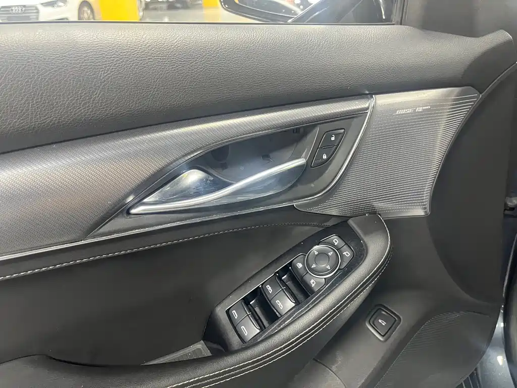 Cadillac CT5 — миниатюра 7