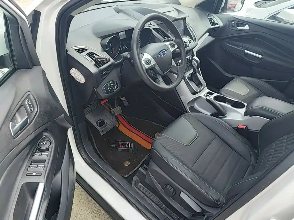 Ford Kuga — миниатюра 16