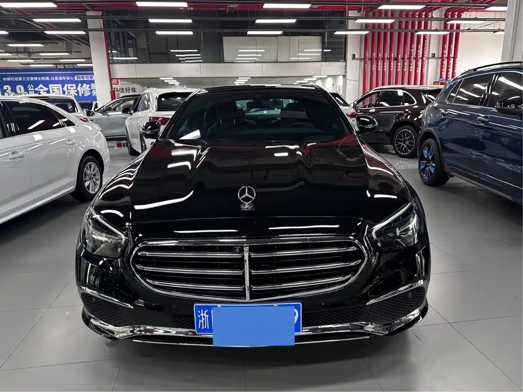 Mercedes-Benz E-Class — миниатюра 2
