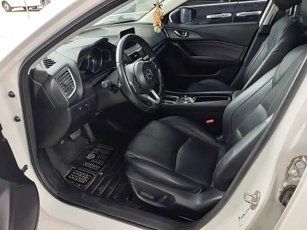 Mazda 3 Axela — миниатюра 15
