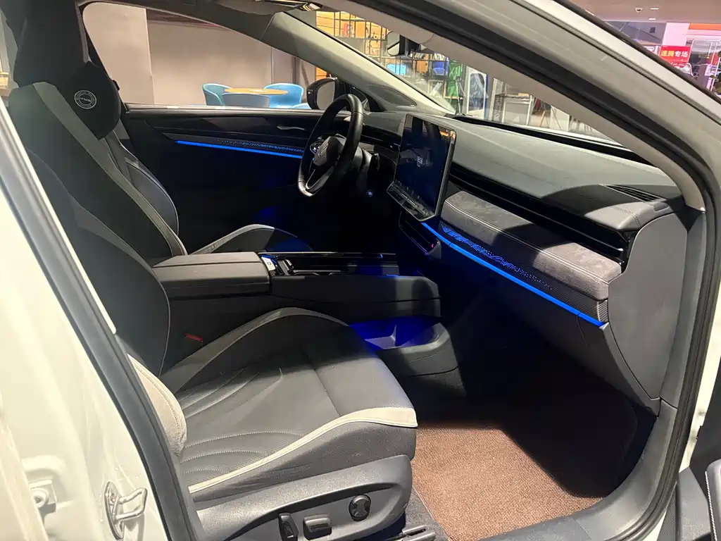 VOLKSWAGEN ID.7 VIZZION