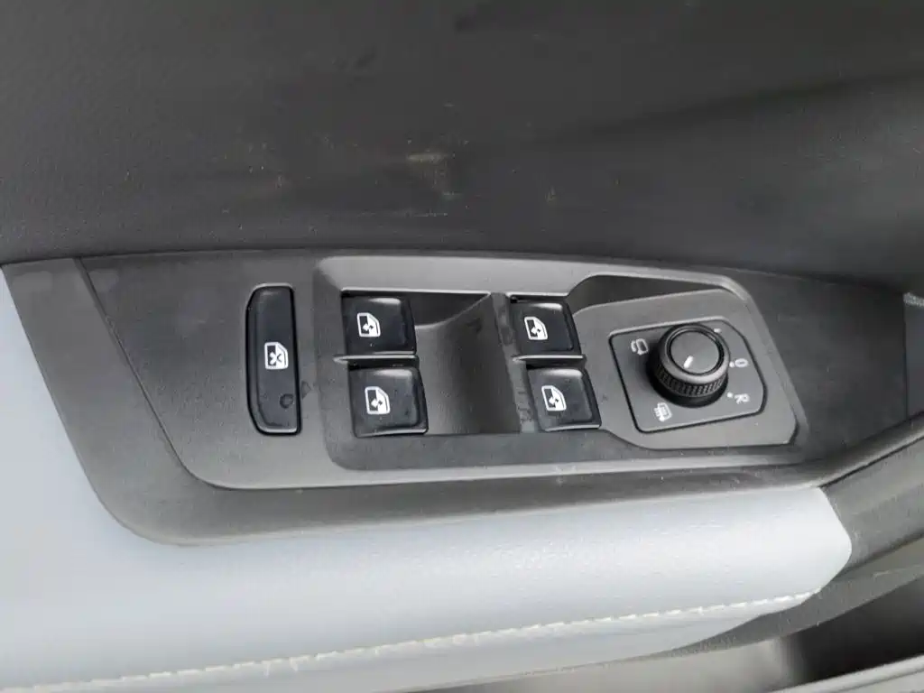 Volkswagen Lavida — миниатюра 9