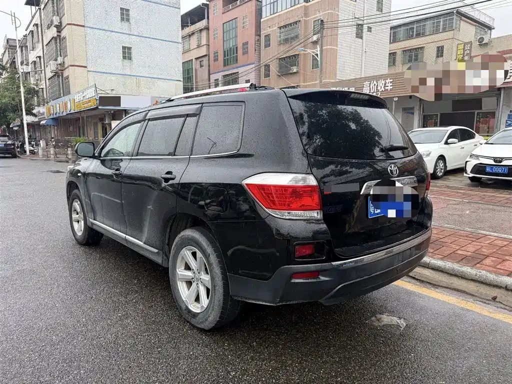 Toyota Highlander 2012 2.7L 5 мест Elite