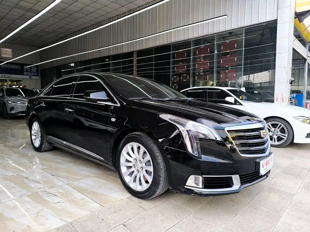 CADILLAC XTS