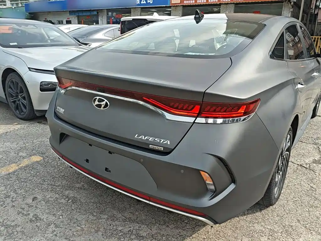 Hyundai Fista EV — миниатюра 5