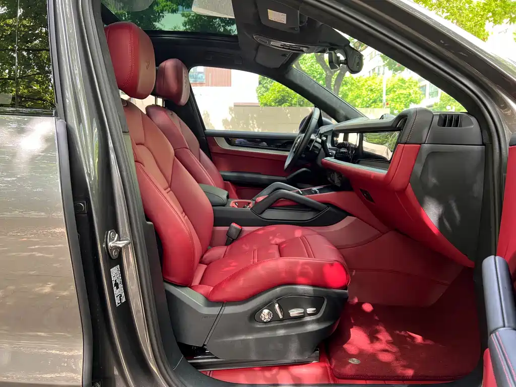 Porsche Cayenne — миниатюра 10