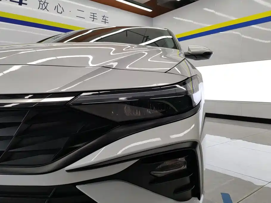 Hyundai Elantra — миниатюра 5