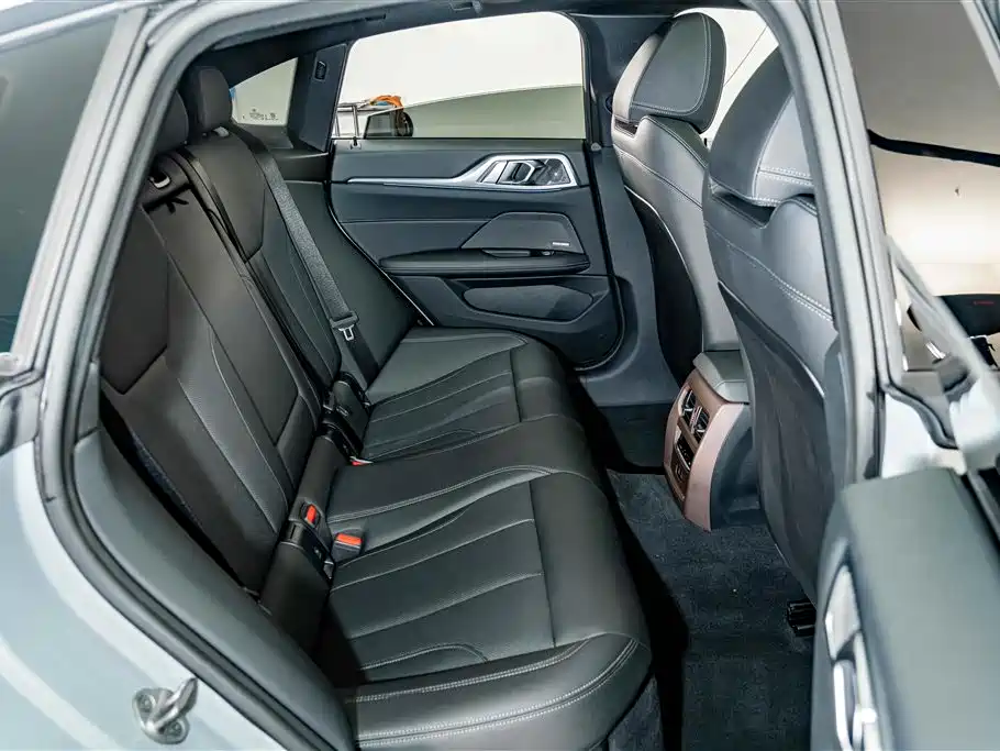 BMW 4 Series — миниатюра 21