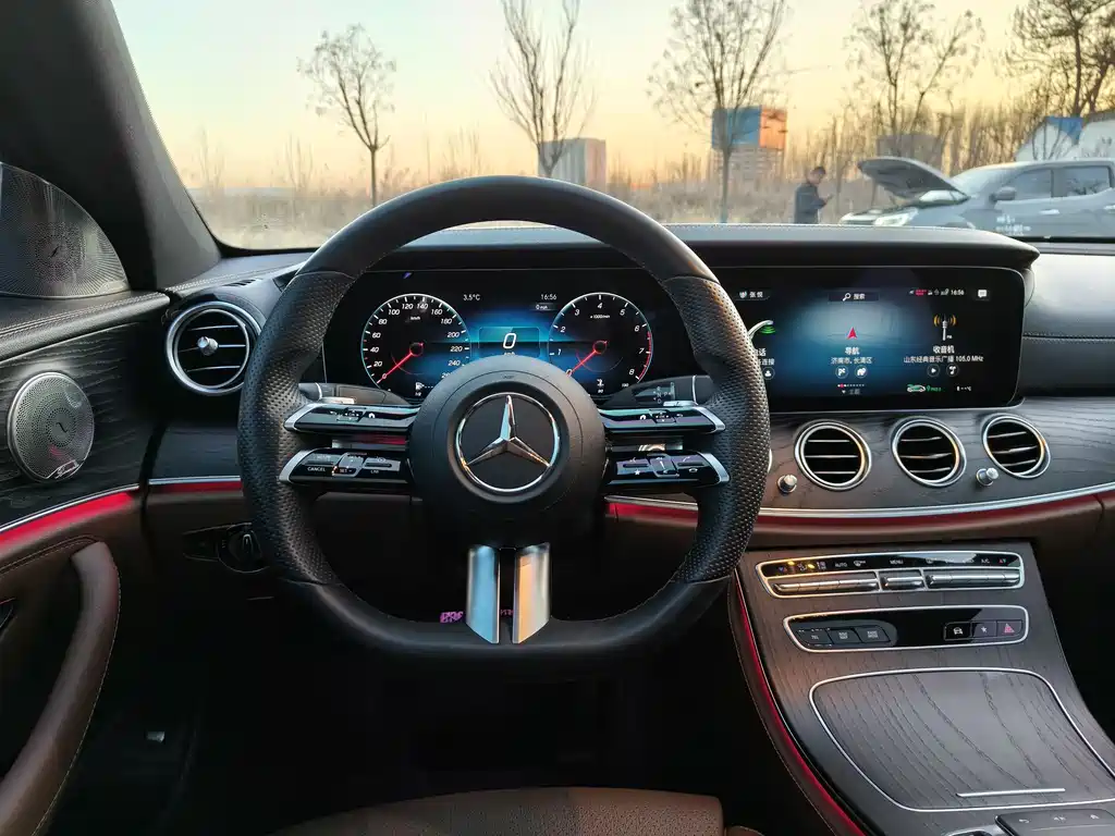 MERCEDES-BENZ E CLASS