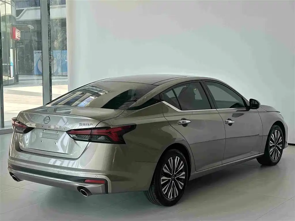 Nissan Teana — миниатюра 6