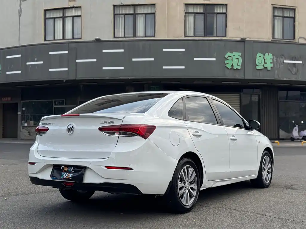 Buick Excelle — миниатюра 4