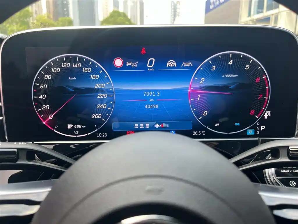 Mercedes-Benz E-Class — миниатюра 16