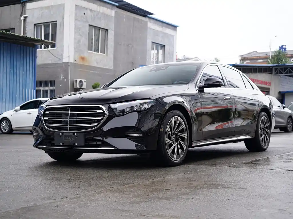 Mercedes-Benz E-Class 2024