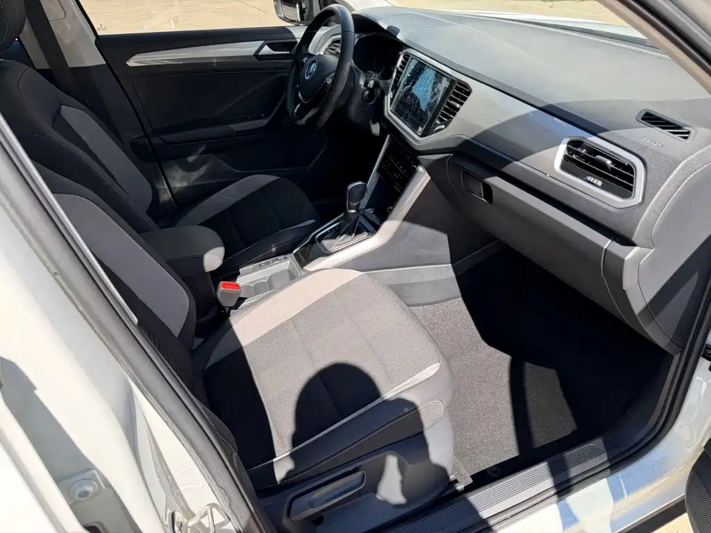 Volkswagen T-Roc — миниатюра 15