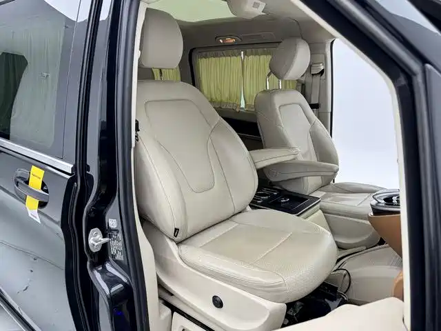 MERCEDES-BENZ V CLASS