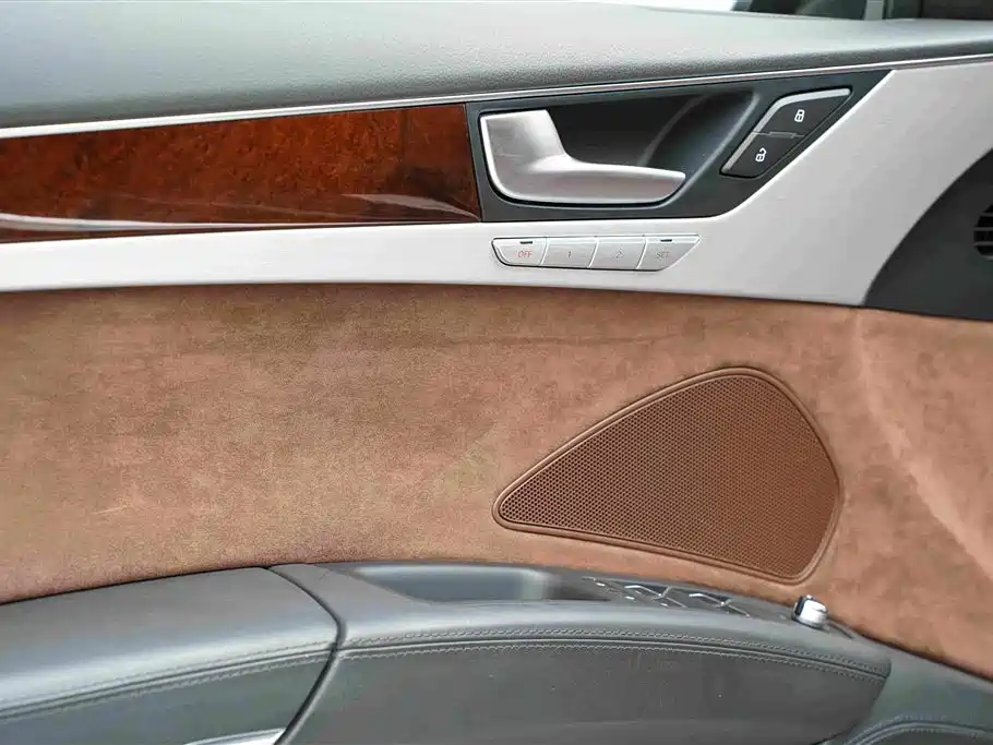 Audi A8 — миниатюра 17