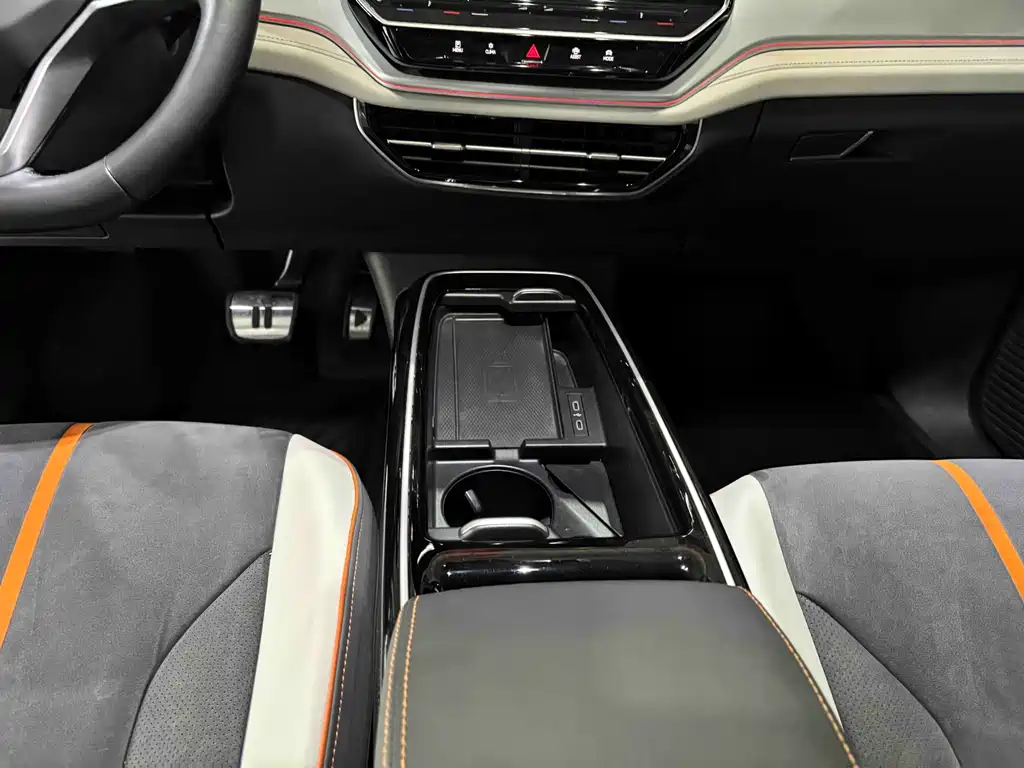 VOLKSWAGEN ID.6 CROZZ