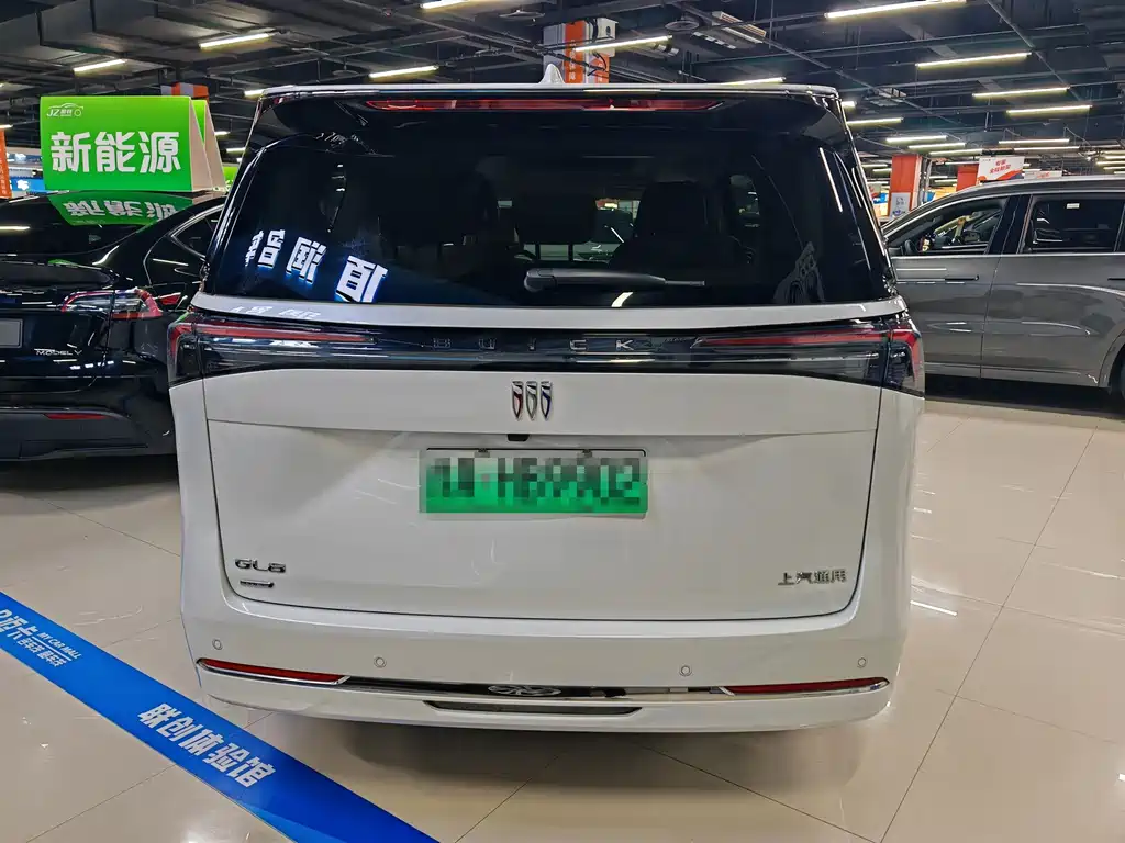 Buick GL8 Hybrid — миниатюра 10