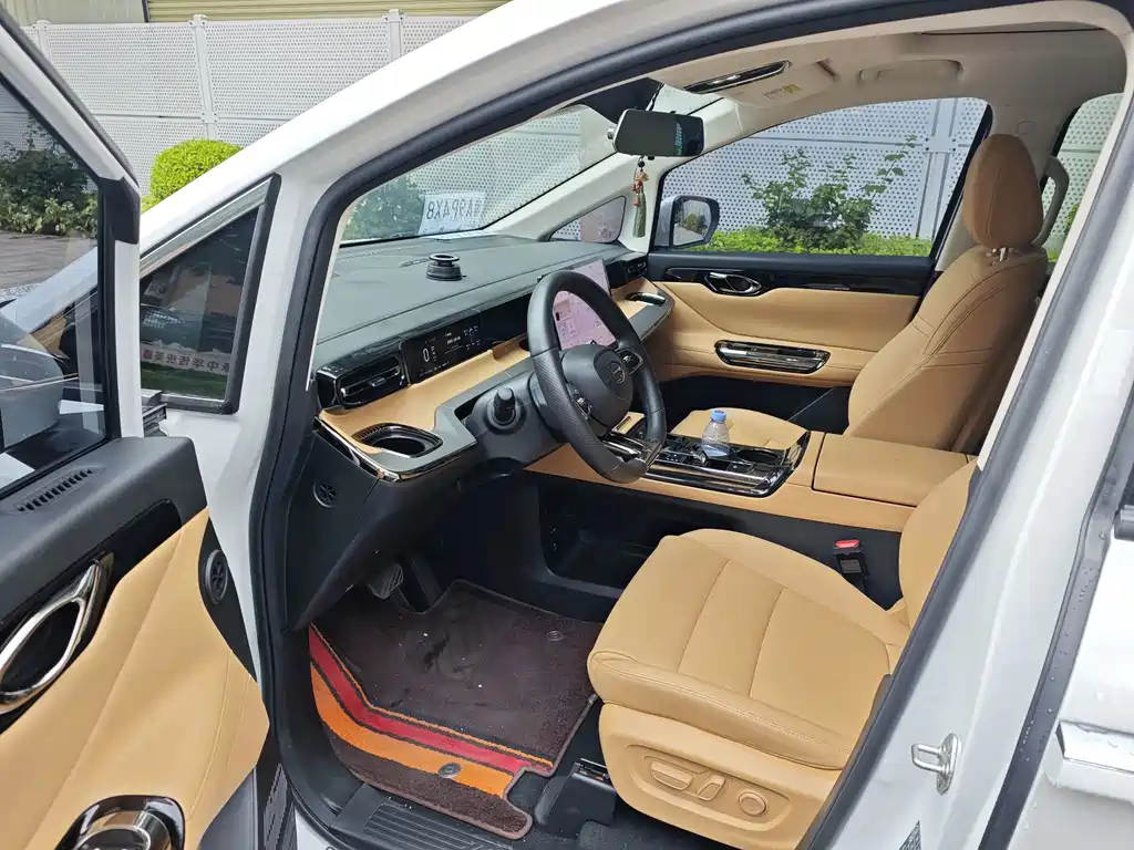 GAC Motor Trumpchi E8 PHEV — миниатюра 10
