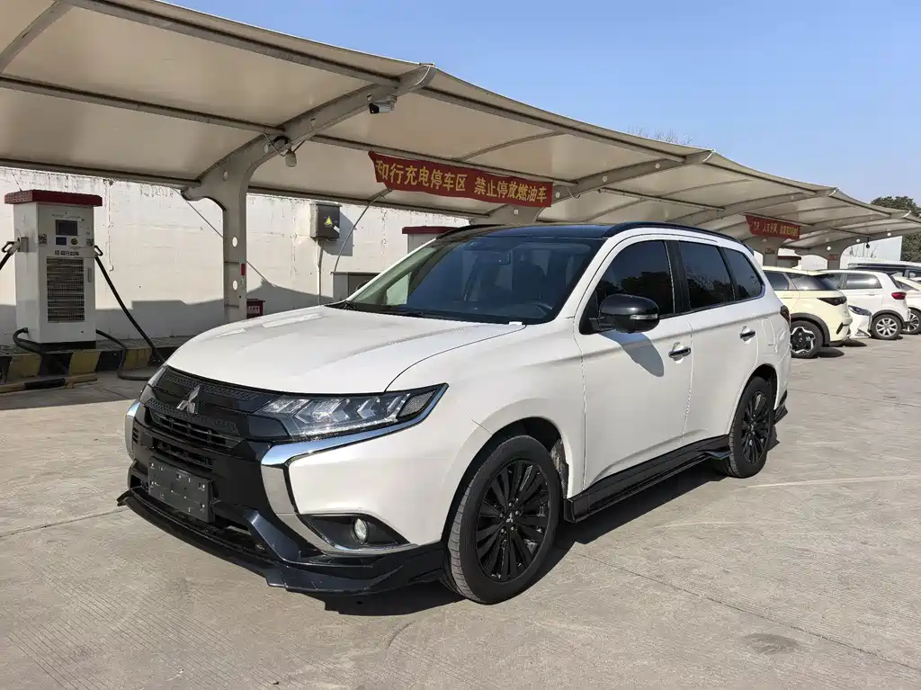 Mitsubishi Outlander 2022