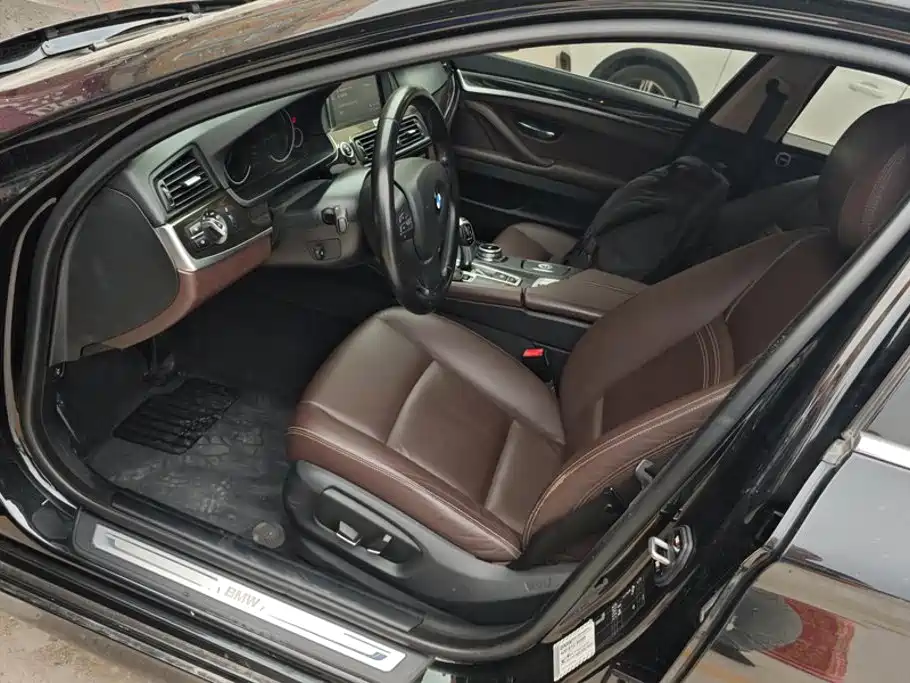 BMW 5 Series — миниатюра 9