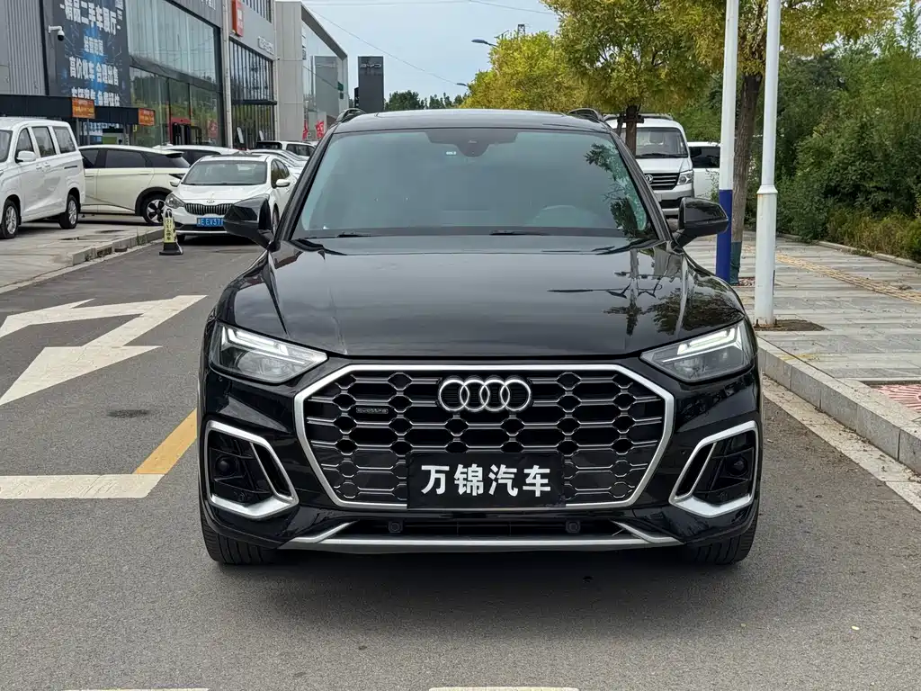 Audi Q5L — миниатюра 2