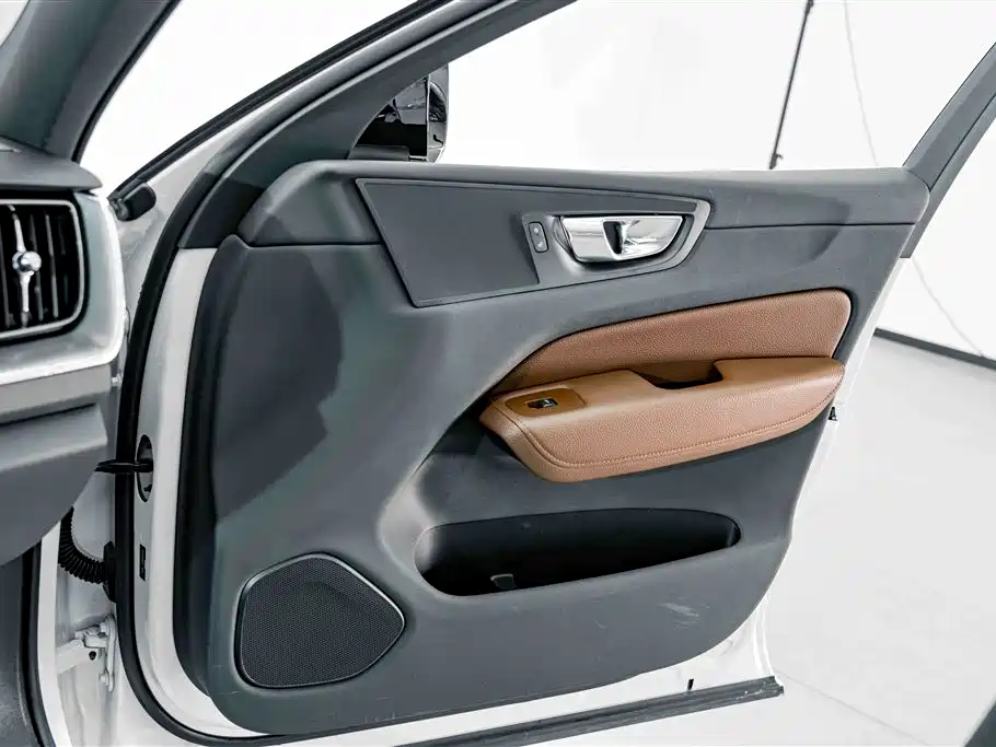 Volvo XC60 — миниатюра 13