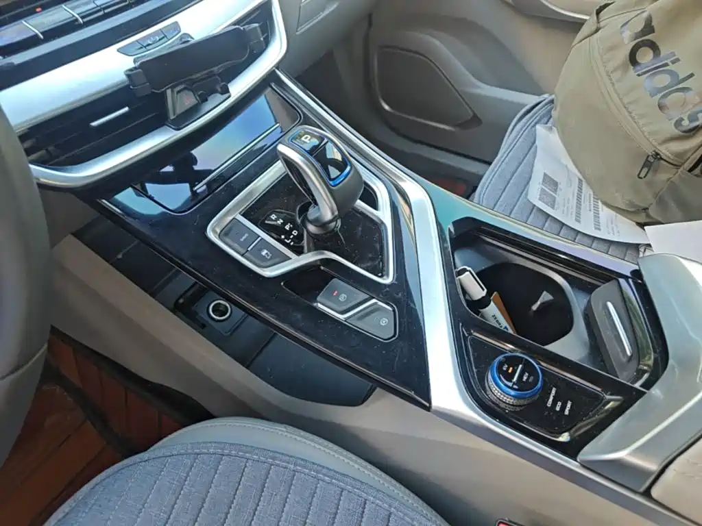 Geely Jia Ji New Energy — миниатюра 14