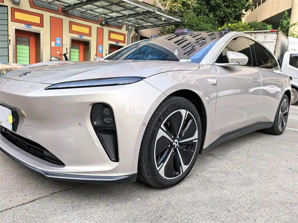NIO NIO ET5T