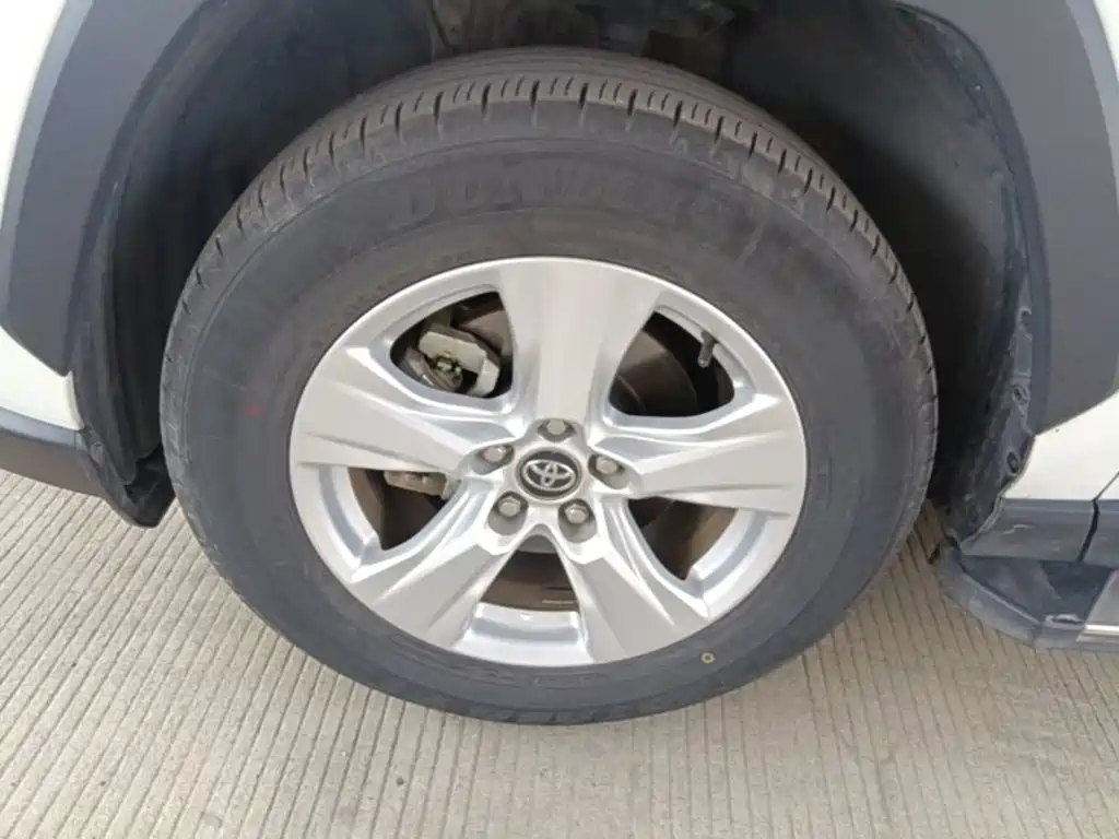 Toyota RAV4 — миниатюра 23