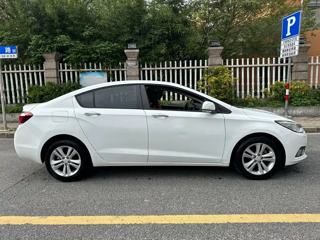 Chevrolet Cruze — миниатюра 7